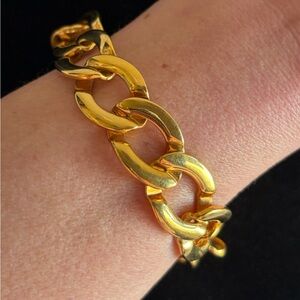 ✨Vintage Monet Gold Tone Chunky Curb Link Bracelet - Bold Statement